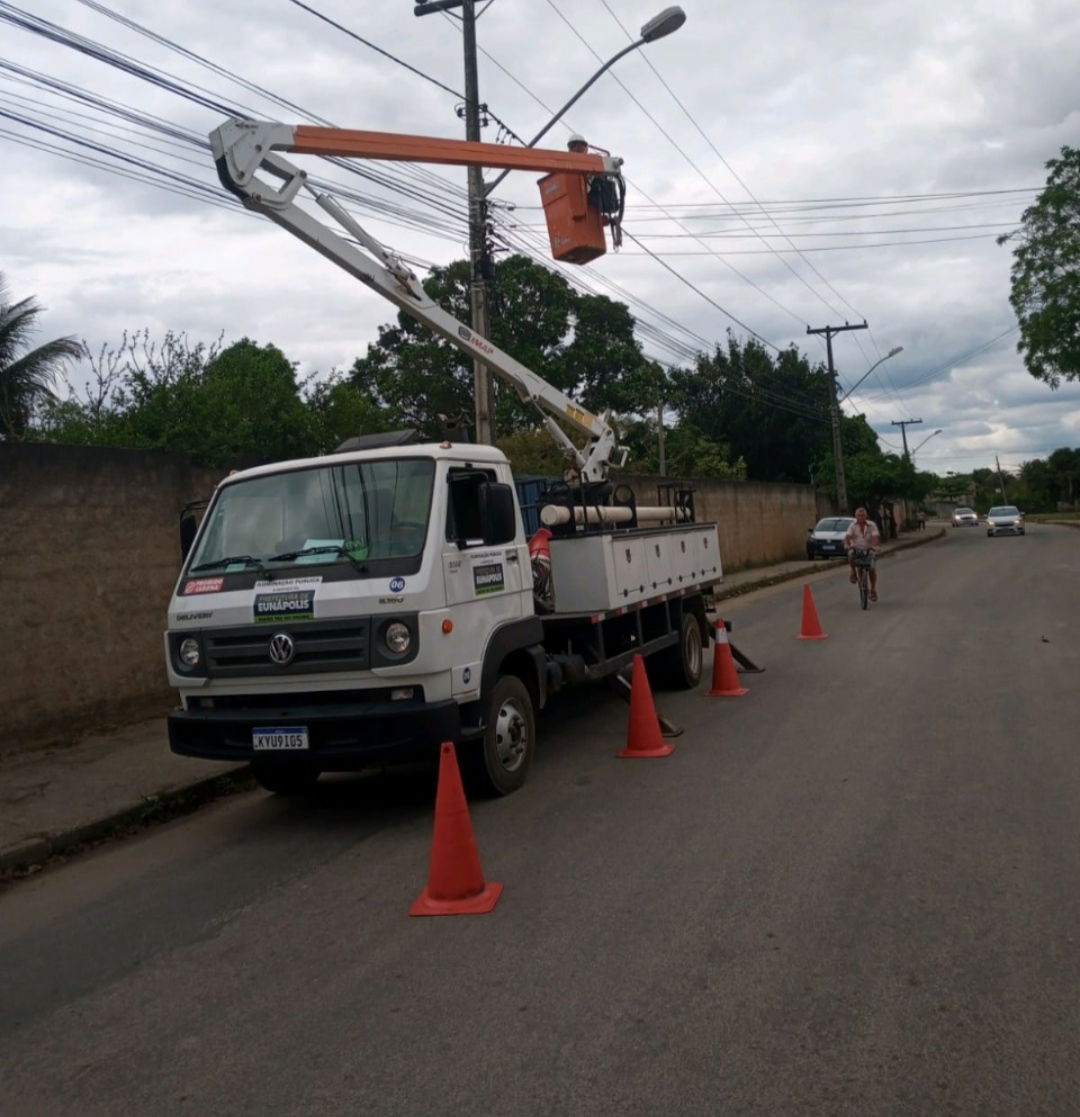 Modernização e manutenção da iluminação pública nos bairros Alecrim I, Rosa Neto, Itapoã e Pequi