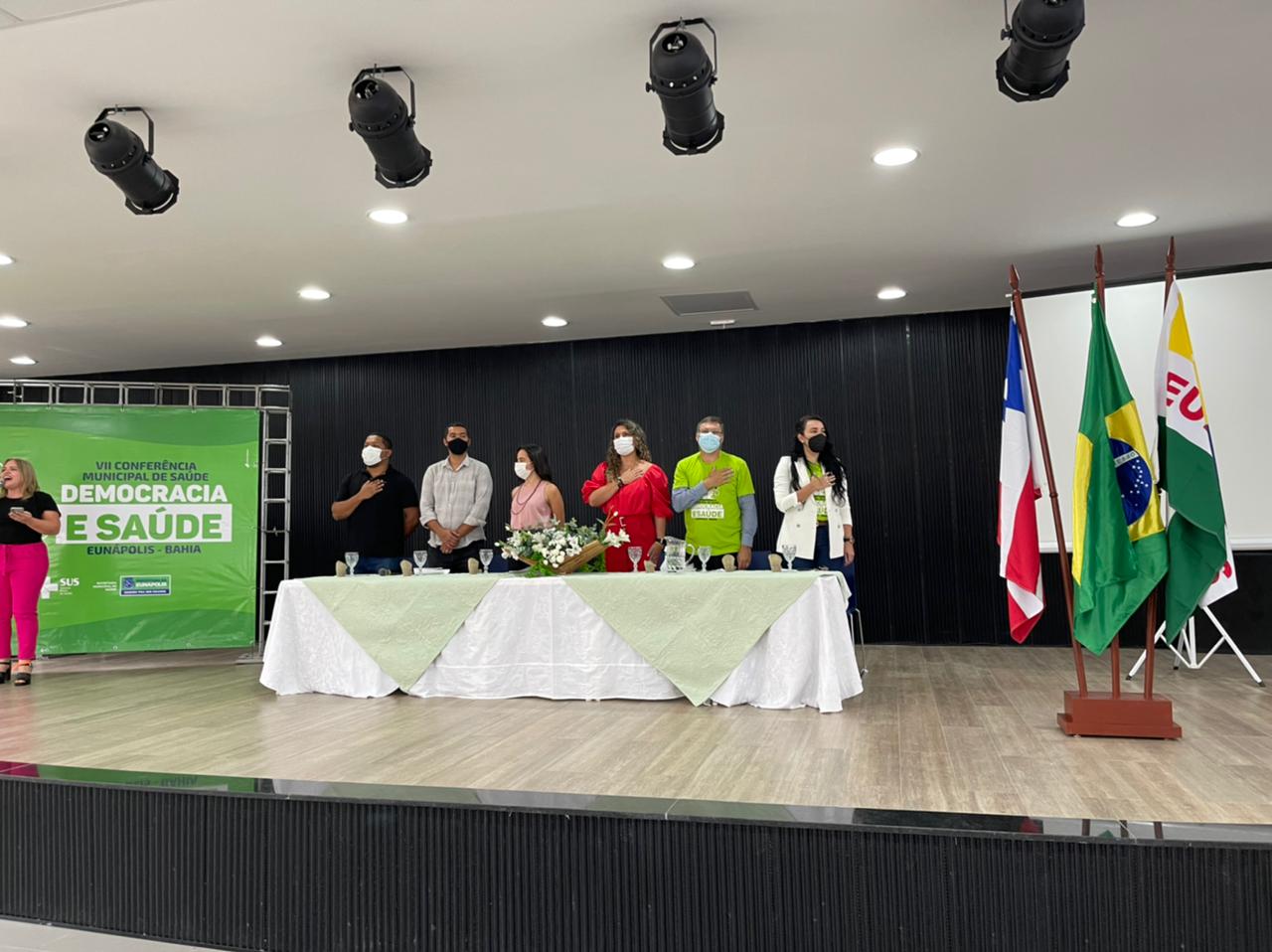 Mesa do evento foi composta pela prefeita, secretária e profissionais da saúde