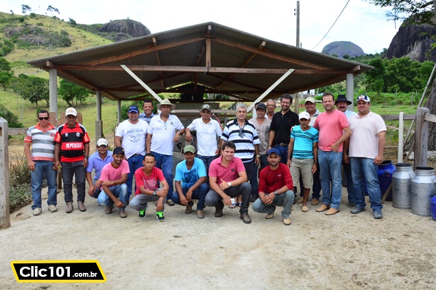 Equipe técnica e produtores do Córrego do Ouro