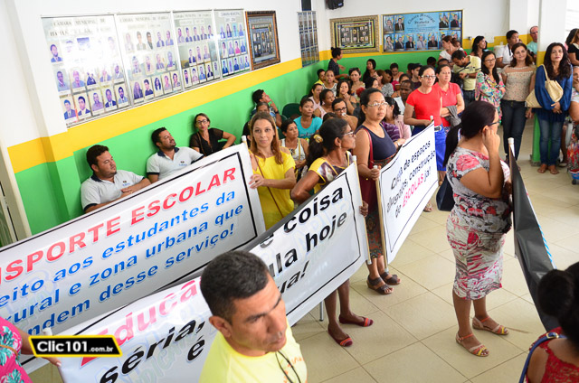 Servidores da Educação na Câmara em manifestação (Foto: Welisvelton Cabral)