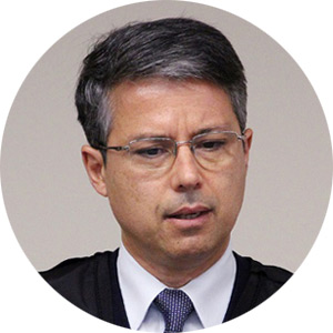 Victor Luiz dos Santos Laus, 54 anos