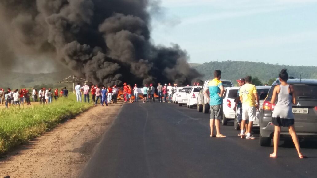 Manifestação do trecho entre Itamaraju e Teixeira de Freitas. Foto: Internauta via WhatsApp 981120914