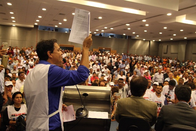 Registros da mobilização Pró-Município realizada pela UPB em outubro pedindo a retirada de terceirizados e programas sociais do índice de pessoal