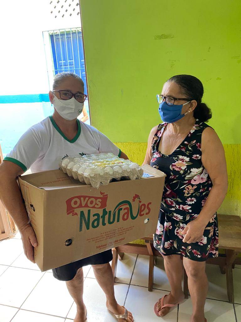 Entrega de cestas na pastoral da criança