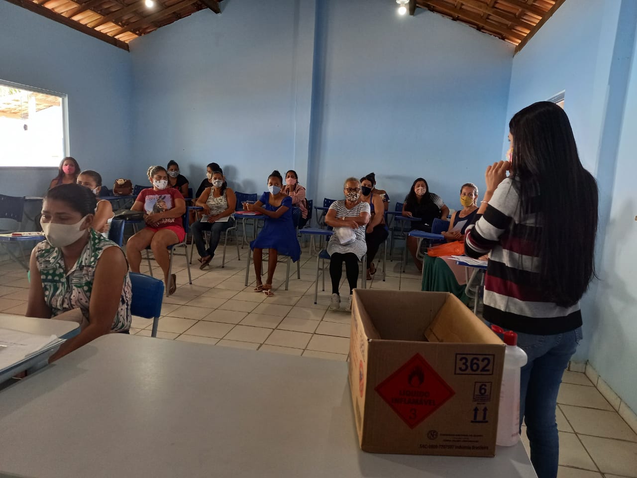 Equipes do CadÚnico e CRAS III prestam serviços para comunidade rural