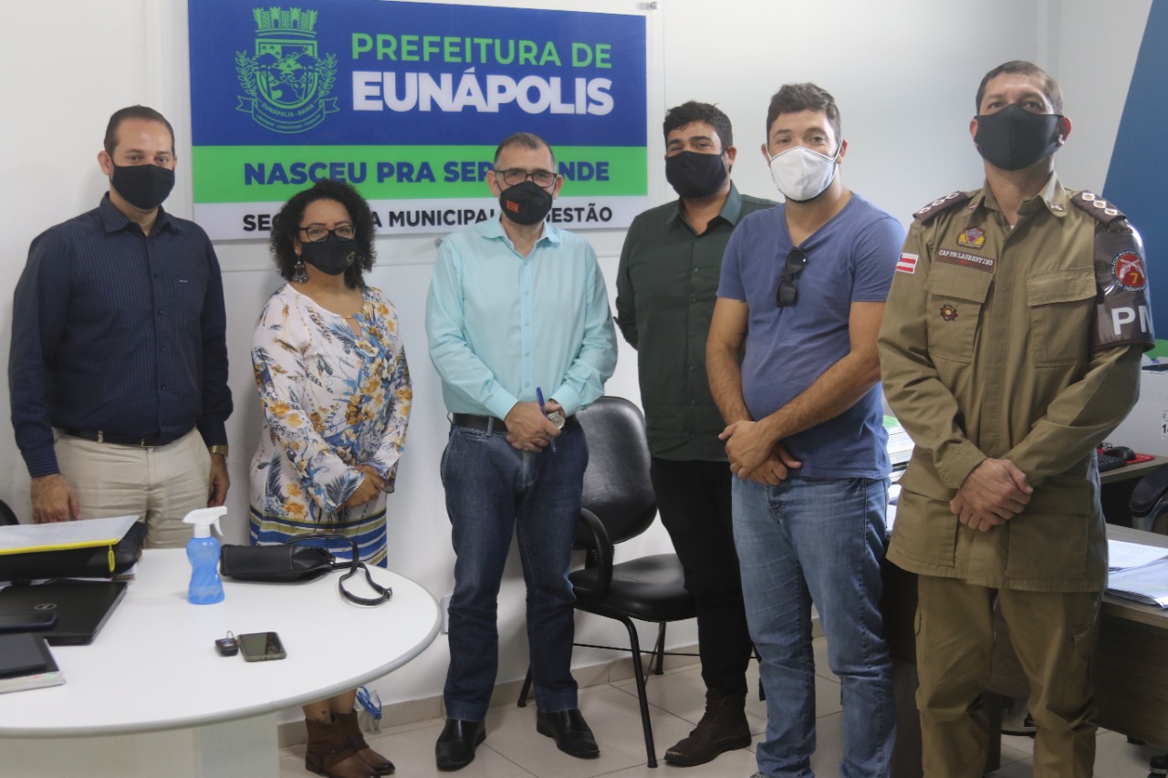 Representantes da Prefeitura de Eunápolis se reúnem com comerciantes e Polícia Militar