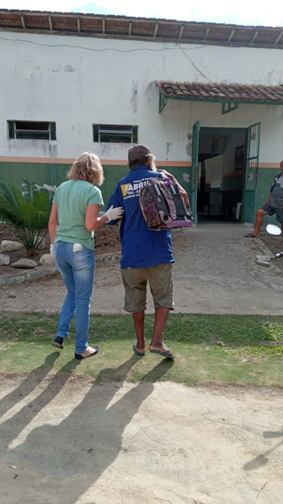Equipe da Assistência Social presta serviço à população em situação de rua