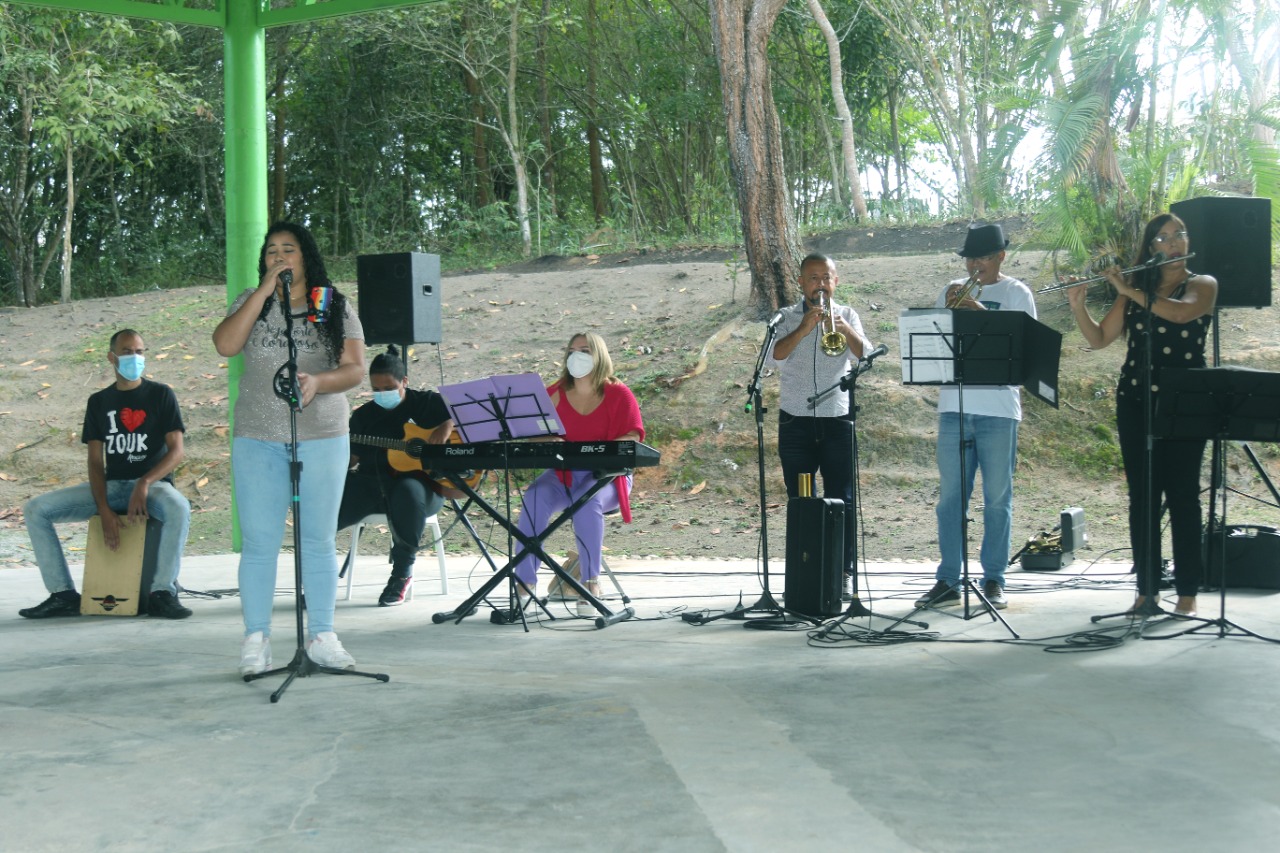 Música ao vivo foi destaque na “Hora do Mamaço” em Eunápolis