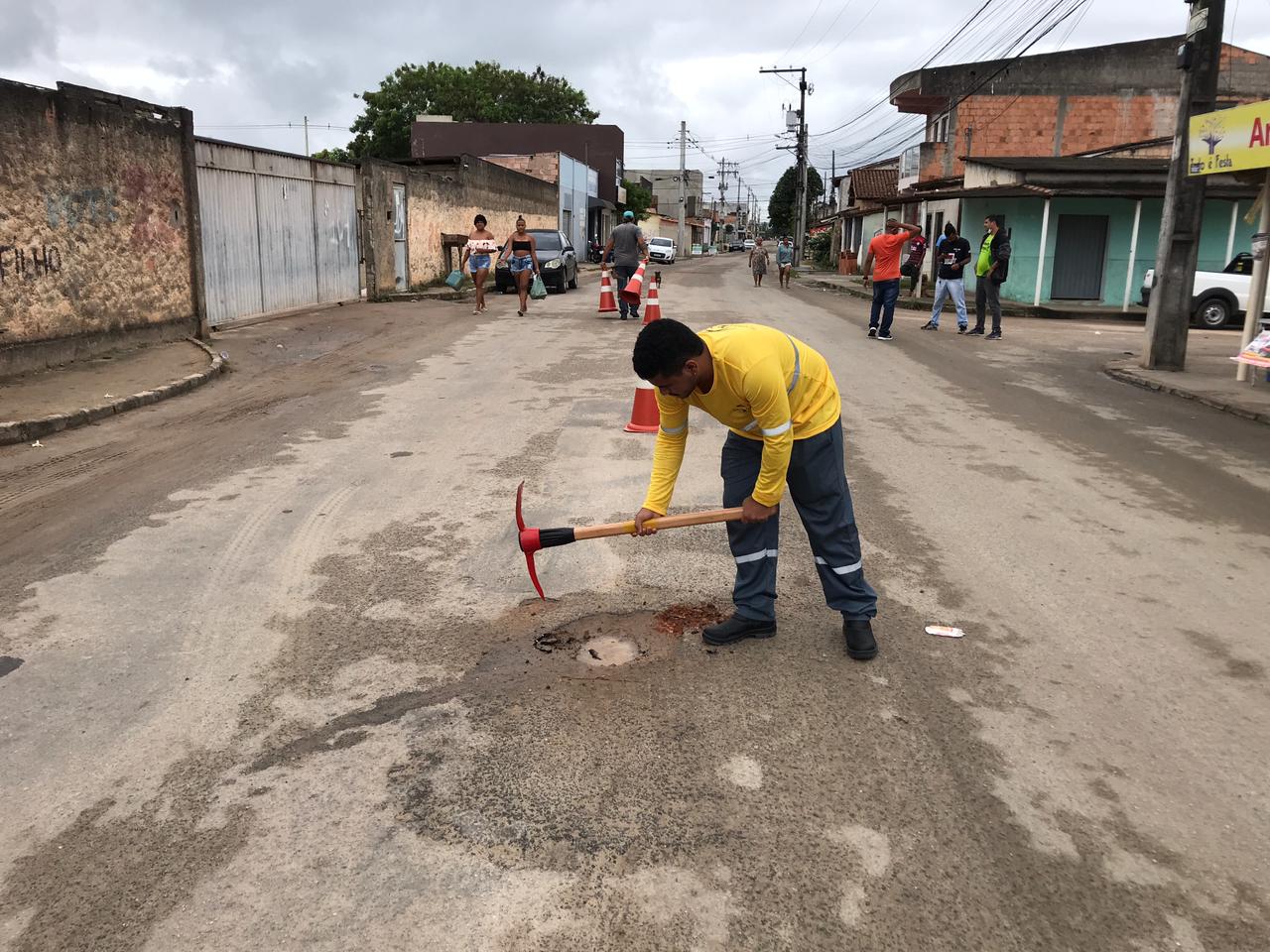 Megaoperação “Tapa-Buracos” foi iniciada na Rua Dom Vital, no bairro Juca Rosa