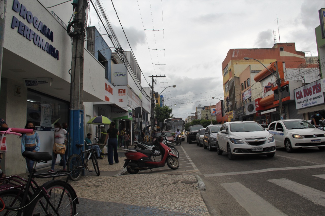 Comércio de Eunápolis na Avenida Porto Seguro, centro da cidade