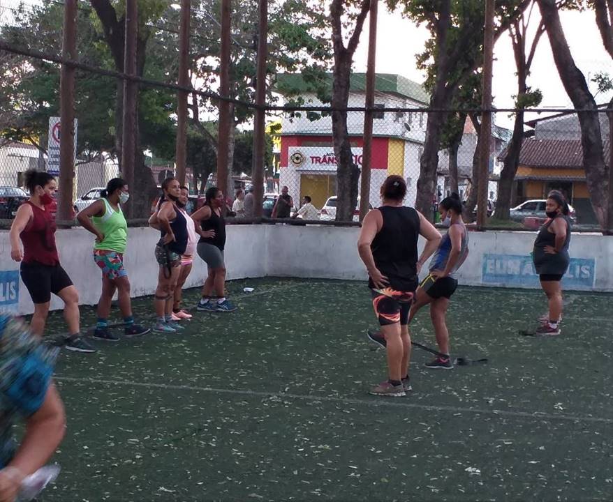 Treinos de ginástica funcional são disponibilizados para moradores de Eunápolis