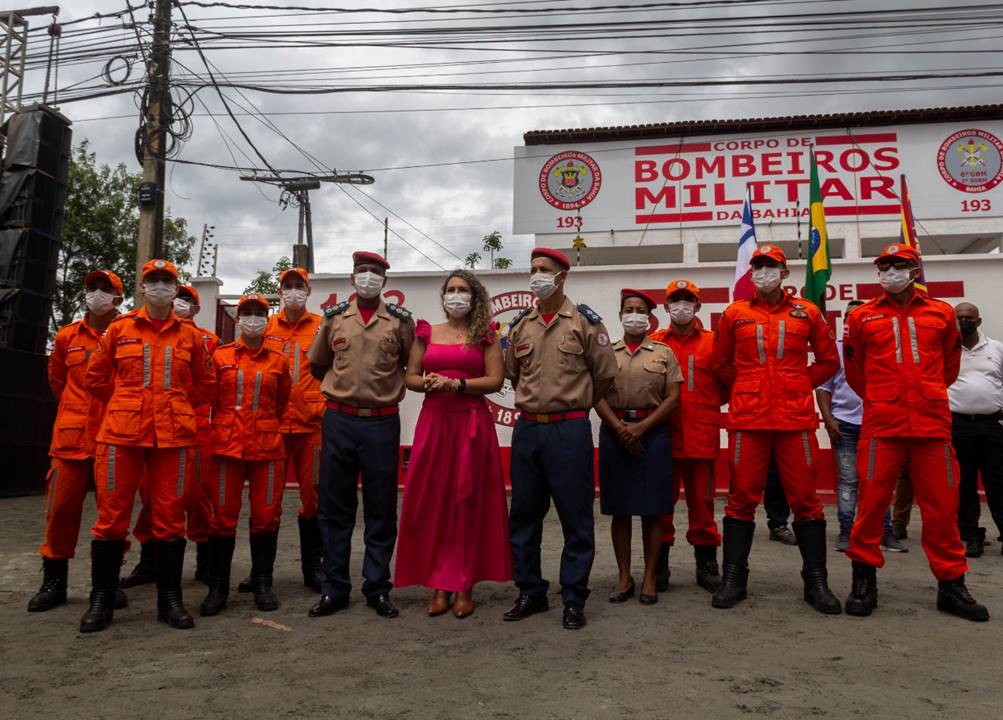 Prefeita Cordélia Torres participou de inauguração do Corpo de Bombeiros