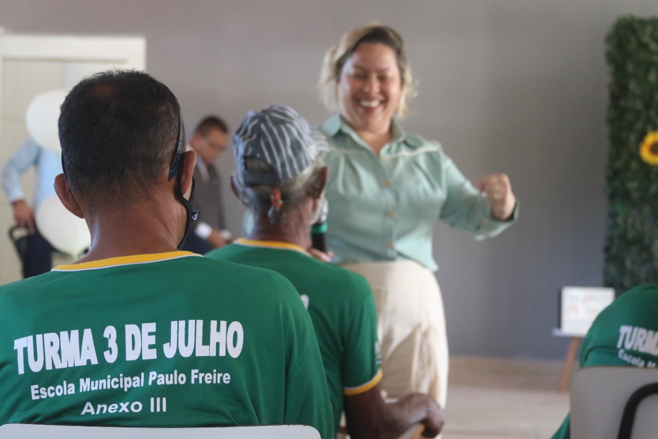 Psicóloga fez dinâmica para alunos durante aula inaugural