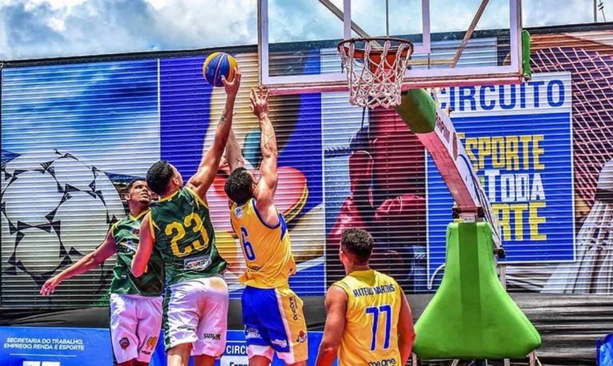 Time de basquete de Eunápolis durante Circuito Baiano de Basquete 3x3, em Porto Seguro