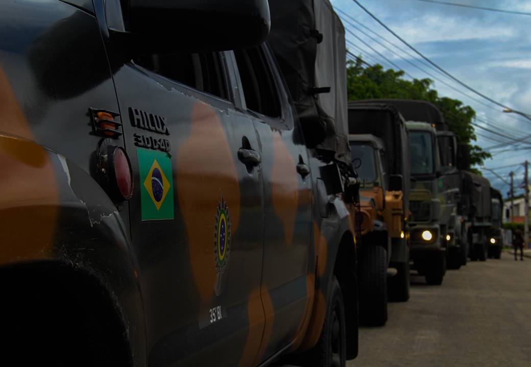 Tropa composta por cerca de 100 militares e 15 veículos chegou a Eunápolis