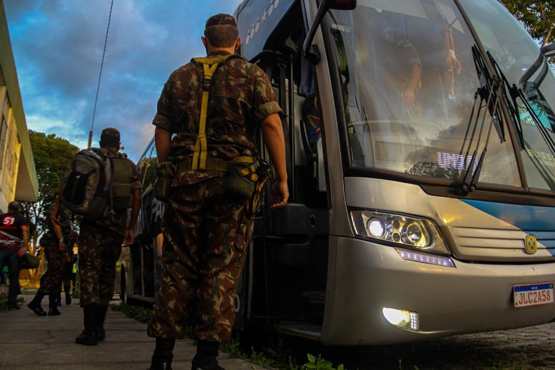 Exército distribuirá kits de alimentação, dentre outros itens, para população afetada pelas chuvas