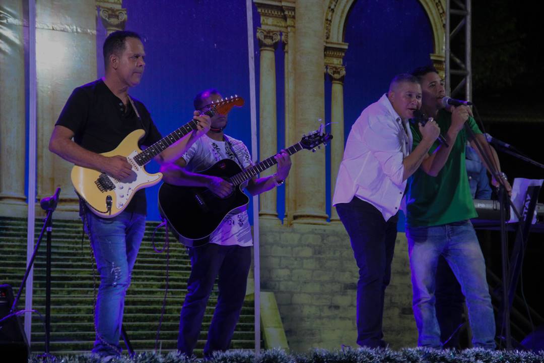 Lênio Ribeiro e Banda fizeram a alegria do público durante a abertura do Sons de Natal