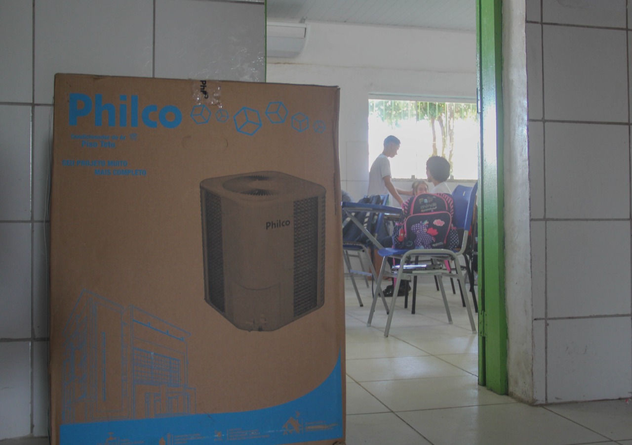 Alunos e profissionais da Escola Gabriel José Pereira foram beneficiados com ar-condicionado nas salas