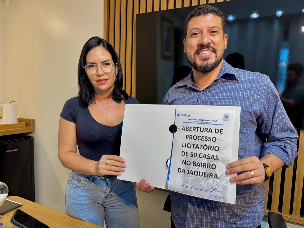 Gionara Pinha - Pregoeira Municipal / Prefeito Ricardo Flauzino