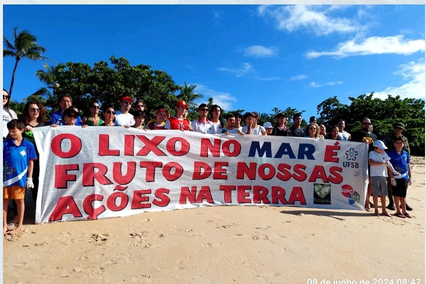 Ação socioambiental no Clube de Praia João da Sunga, em 8 de junho de 2024. Foto: Acervo Instituto Socioambiental Plogging Porto Seguro