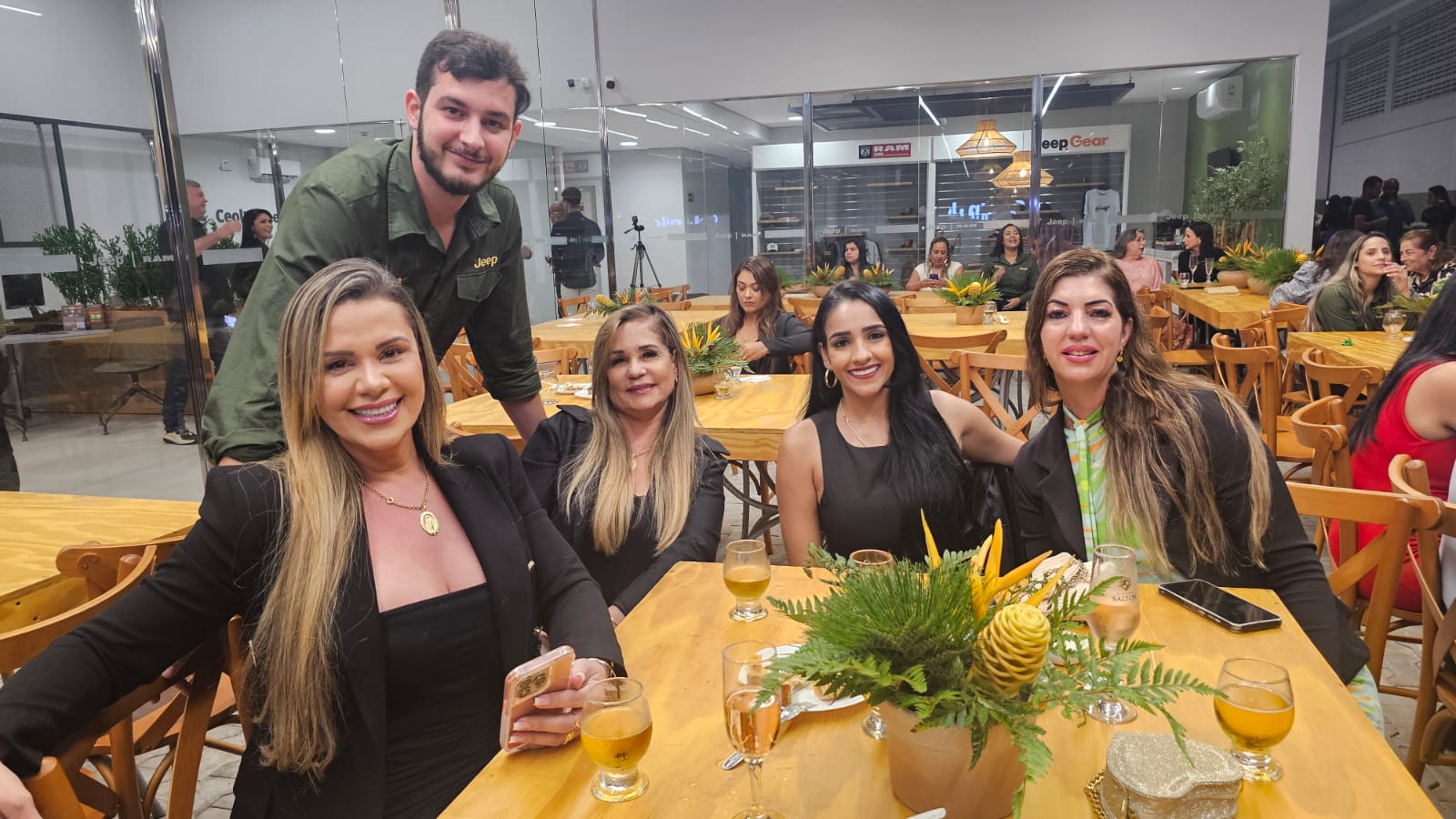 Vereadora Kamilly Vieira e amigos