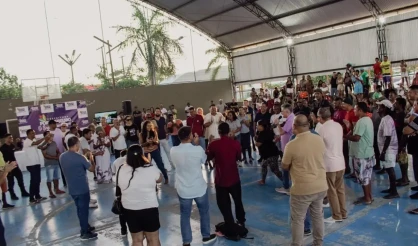 Ambulantes de Porto Seguro recebem crachás e uniformes