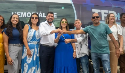 Prefeito Flauzino e deputada Cláudia Oliveira entregam mais de R$ 1 milhão em veículos e equipamentos de saúde para Itabela