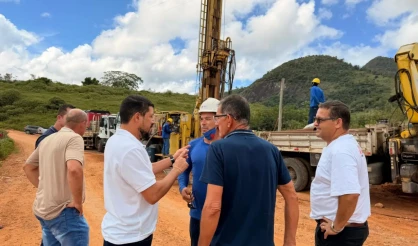 Prefeito Ricardo Flauzino acompanha início da perfuração de poço artesiano no Povoado de Montinho