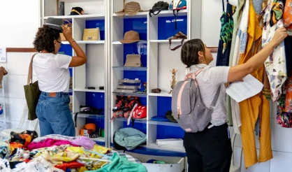 Bazar solidário arrecada fundos para a APAE