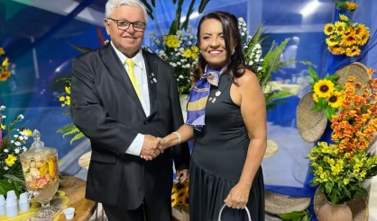 Transmissão de diretoria e ingresso de novos sócios no Lions Clube de Itabela; Wilson Candido passa o malhete a Marineis Lima