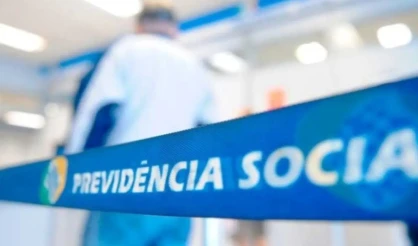 Aposentados devem instalar o aplicativo do Caixa Tem no celular até 24/04 para receber adicional no pagamento