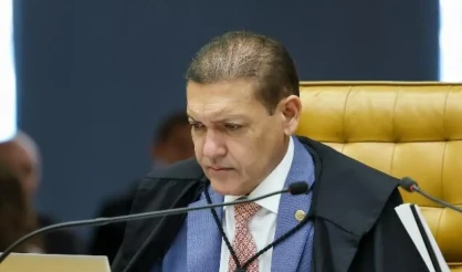 Presidente do TSE manda governo remover conteúdos de canais oficiais