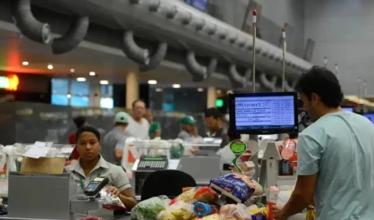 Governo prorroga exigência de acordo coletivo para trabalho em feriados